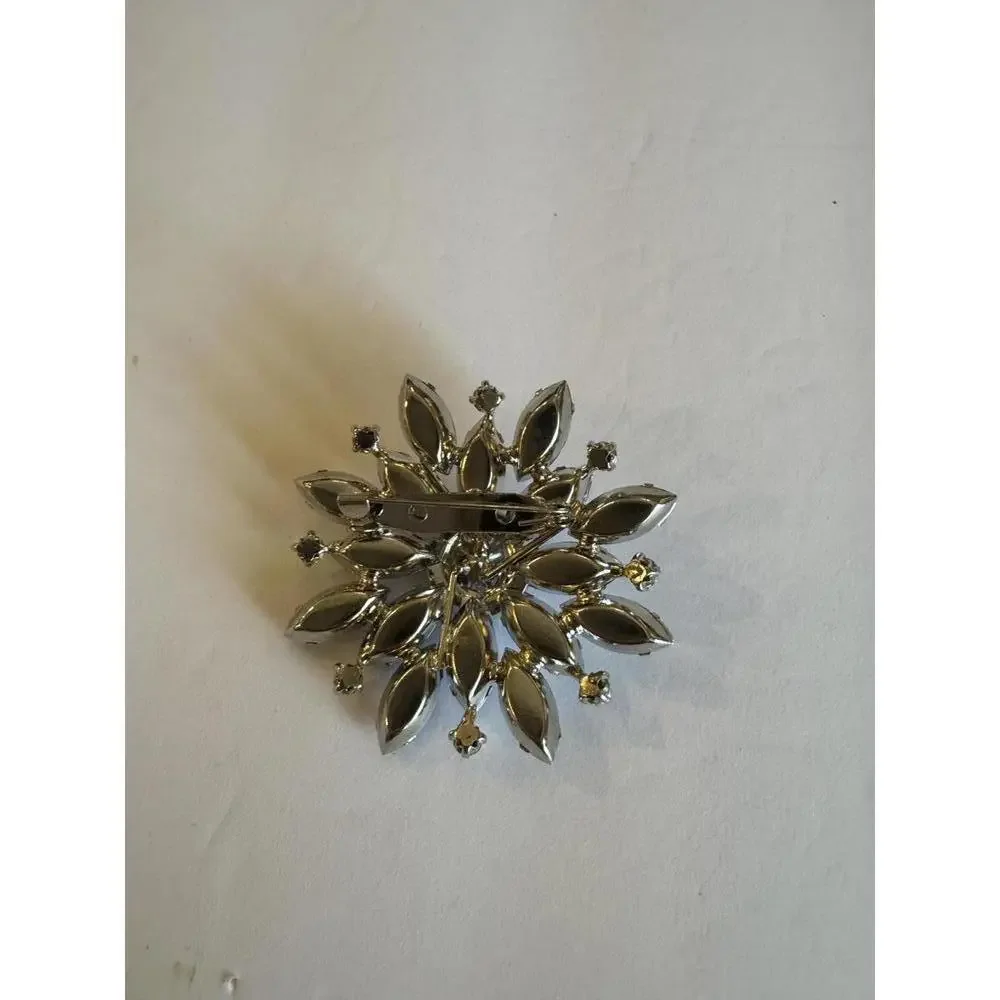 Stunning Vintage Crystal Brooch – Sparkling Snowflake Design j-128